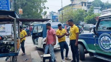 Bilaspur: स्वच्छता पेट्रोल एक्शन में,सड़क पर मलबा रखने और कचरा फैलाने वालों के खिलाफ कार्रवाई