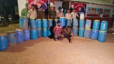 पंचायत चुनाव से पहले पुलिस की बड़ी कार्रवाई…1170 लीटर देशी महुआ शराब बरामद..दो आरोपियों समेत वाहन भी जब्त