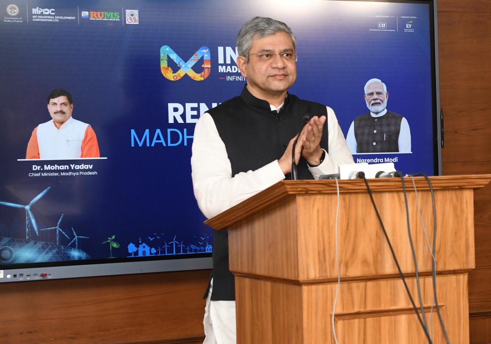 इस साल हो जाएगा भारतीय रेल का 100 प्रतिशत इलेक्ट्रिकेशन..सम्मिट में बोले रेल मंत्री…हमने काम ही नहीं बढा दिया फण्ड इस साल हो जाएगा भारतीय रेल का 100 प्रतिशत इलेक्ट्रिकेशन..सम्मिट में बोले रेल मंत्री…हमने काम ही नहीं बढा दिया फण्ड