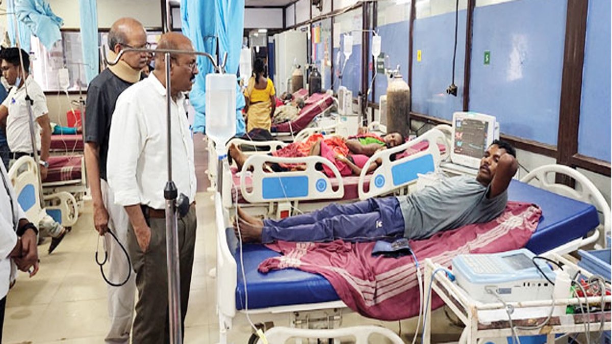 CG News: छट्टी कार्यक्रम के दौरान सब्जी खाने से परिवार के 8 से अधिक सदस्य फूड प्वाइजनिंग का शिकार CG News: छट्टी कार्यक्रम के दौरान सब्जी खाने से परिवार के 8 से अधिक सदस्य फूड प्वाइजनिंग का शिकार