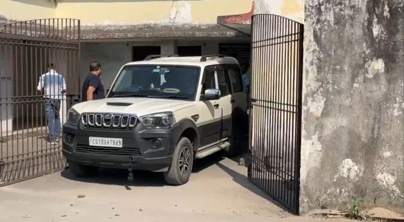 घूस लेते महिला निरीक्षक गिरफ्तार…एसीबी ने प्रभारी को रंगे हाथ पकड़ा..कार्रवाई से विभाग में हलचल घूस लेते महिला निरीक्षक गिरफ्तार…एसीबी ने प्रभारी को रंगे हाथ पकड़ा..कार्रवाई से विभाग में हलचल