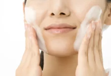 Skin Care Tips: बेसन, नींबू और शहद का जादू: घर बैठे पाएं शीशे जैसी ग्लोइंग स्किन