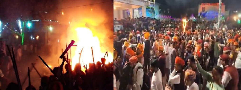 उदयपुर का मेनार गांव जहां खेली जाती है ‘बारूद की होली’, रात भर चलती हैं तोपें उदयपुर का मेनार गांव जहां खेली जाती है ‘बारूद की होली’, रात भर चलती हैं तोपें