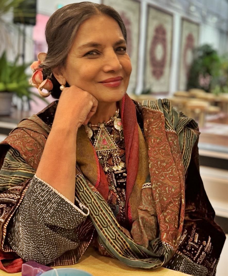 शबाना आजमी ने अपनी उन आदतों के बारे में बताया है, जो उन्हें इतने सालों बाद भी एक्टिव और क्रिएटिव बनाए रखती हैं