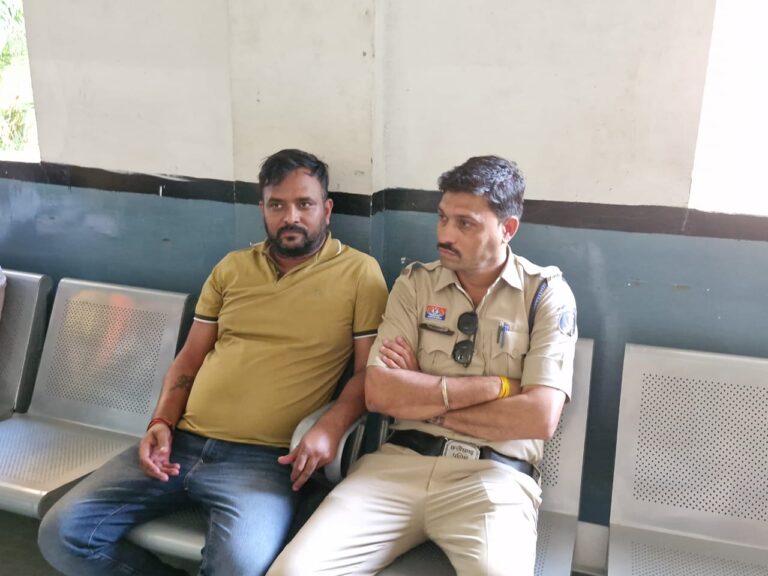 फरार शराब सरगना पंकज सिंह गिरफ्तार.. आरोपी को सीजेएम कोर्ट में किया गया पेश.. कप्तान ने बताया जल्द ही पकड़े जाएंगे फरार आरोपी
