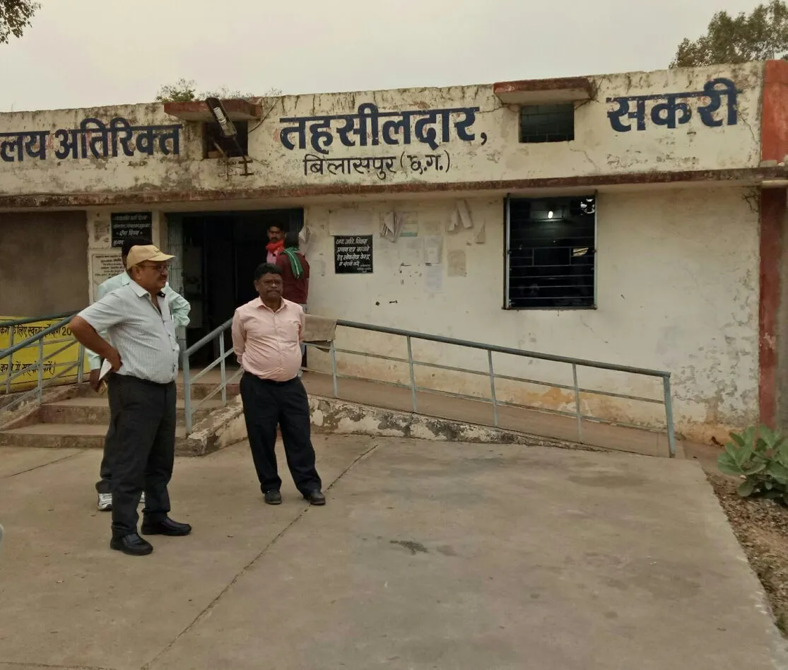 बेदाग निकले पटवारी और नायब तहसीलदार..? मंत्री ने दिया था जांच का आदेश..एसडीएम और सकरी तहसीलदार ने दिया क्लीन चिट..? बेदाग निकले पटवारी और नायब तहसीलदार..? मंत्री ने दिया था जांच का आदेश..एसडीएम और सकरी तहसीलदार ने दिया क्लीन चिट..?