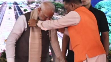 छत्तीसगढ़ की बुनाई, संस्कृति और जीवंत परंपराओं का प्रतीक – PM मोदी को भेंट किया गया कोसा सिल्क से बना हस्तनिर्मित शॉल