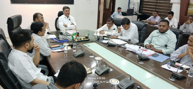 छत से टपका पानी…तो इंजीनियर और ठेकेदार की खैर नहीं.. समय सीमा में बोले कलेक्टर…जल्द शुरू होगा सुराज अभियान