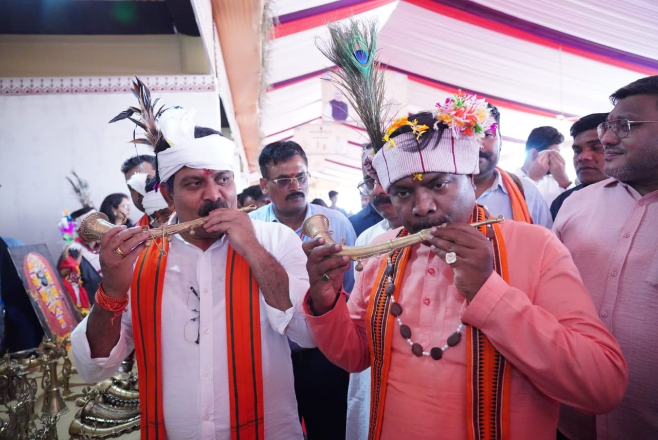 बस्तर की वैभव-गौरवशाली संस्कृति को वैश्विक पटल पर पहुँचाने की पहल – उप मुख्यमंत्री विजय शर्मा बस्तर की वैभव-गौरवशाली संस्कृति को वैश्विक पटल पर पहुँचाने की पहल – उप मुख्यमंत्री विजय शर्मा