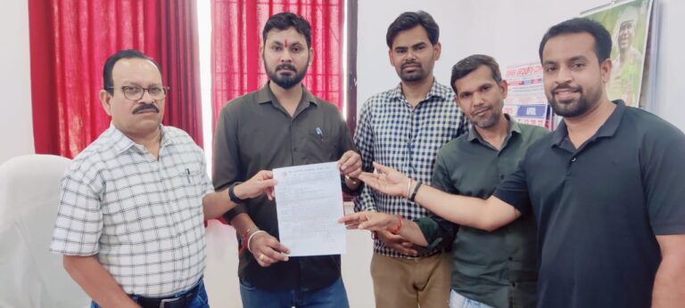 CG NEWS:बलौदाबाजार-भाटापारा: सेन जयंती पर सार्वजनिक अवकाश की मांग, कलेक्टर को सौंपा ज्ञापन