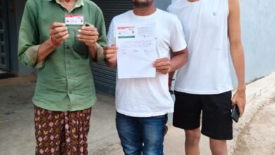 साय सरकार की संवेदनशील पहल,महज 24 घंटे के भीतर मनोहर सिंह पटेल को हाथ में मिला आयुष्मान कार्ड