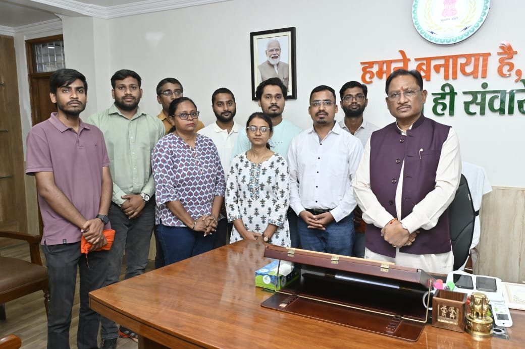 CG News: मुख्यमंत्री साय से सौजन्य मुलाकात के बाद बीएड प्रशिक्षित बर्खास्त सहायक शिक्षकों ने आंदोलन समाप्ति की घोषणा की CG News: मुख्यमंत्री साय से सौजन्य मुलाकात के बाद बीएड प्रशिक्षित बर्खास्त सहायक शिक्षकों ने आंदोलन समाप्ति की घोषणा की