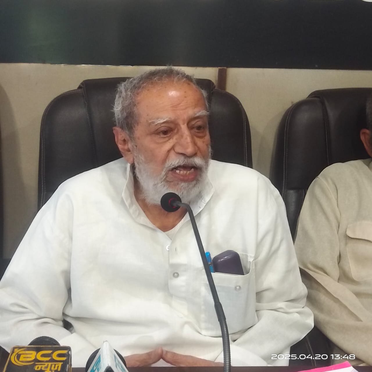 मकान के लिए माननीय कर रहे दलबदल…समाजवादी चिंतक रघु ठाकुर ने कहा..नव सामंतवाद का हुआ जन्म…बन्द करें नेताओं का पेंशन मकान के लिए माननीय कर रहे दलबदल…समाजवादी चिंतक रघु ठाकुर ने कहा..नव सामंतवाद का हुआ जन्म…बन्द करें नेताओं का पेंशन