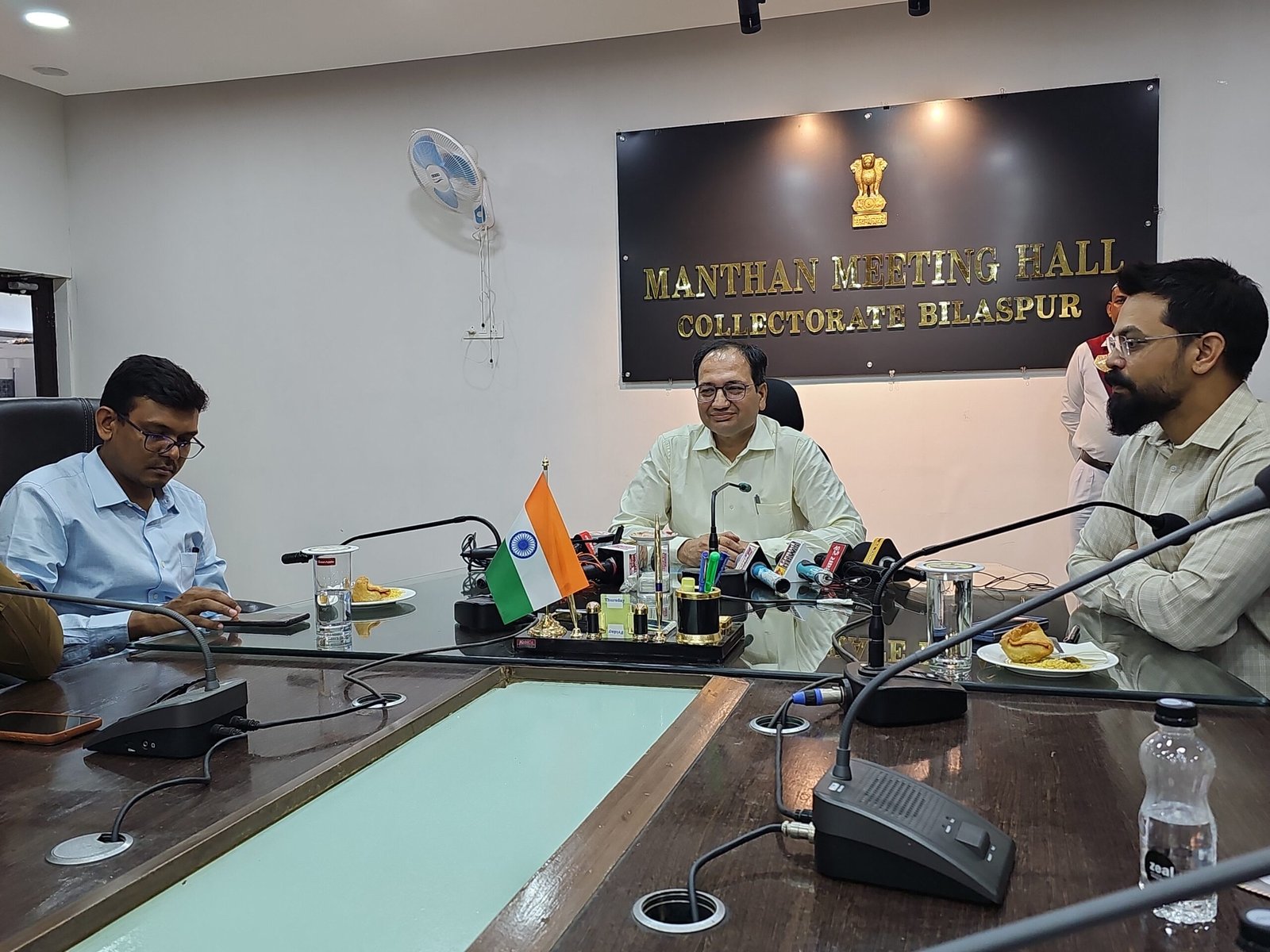 पानी बड़ी समस्या..लेकिन मिलकर करेंगे उपाय…कोयला कारोबार पर बोले कलेक्टर…सुप्रीम कोर्ट गाइड लाइन का होगा पालन पानी बड़ी समस्या..लेकिन मिलकर करेंगे उपाय…कोयला कारोबार पर बोले कलेक्टर…सुप्रीम कोर्ट गाइड लाइन का होगा पालन
