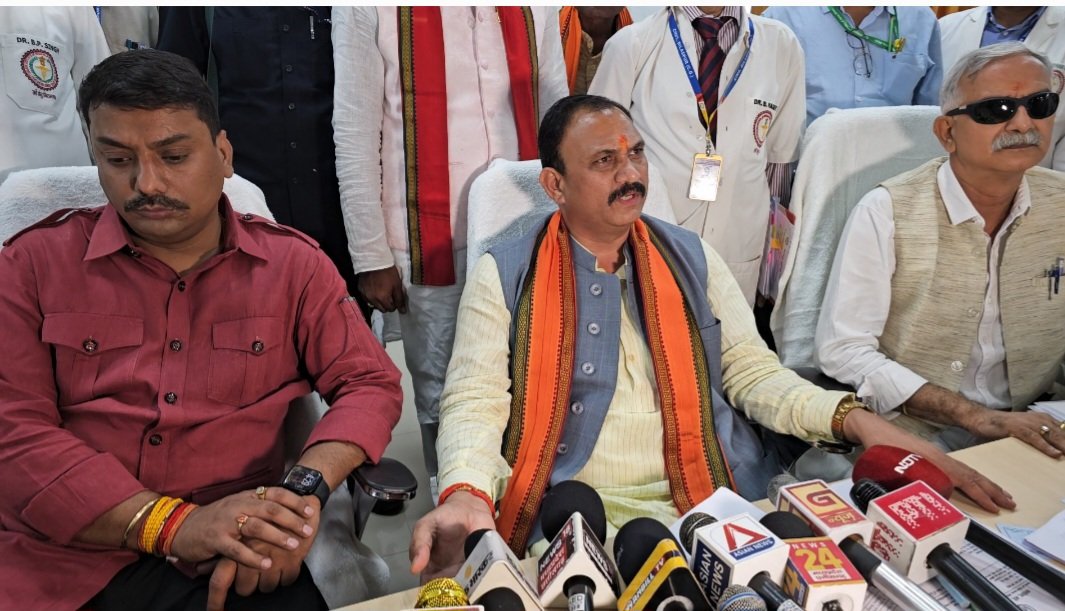 स्वास्थ्य मंत्री ने कहा…खुल कर नहीं तो..लिखकर बताएं..फर्जी डिग्रीधारी सिम्स डाक्टरों की करेंगे जांच…अपोलो पर करेंगे कार्रवाई स्वास्थ्य मंत्री ने कहा…खुल कर नहीं तो..लिखकर बताएं..फर्जी डिग्रीधारी सिम्स डाक्टरों की करेंगे जांच…अपोलो पर करेंगे कार्रवाई