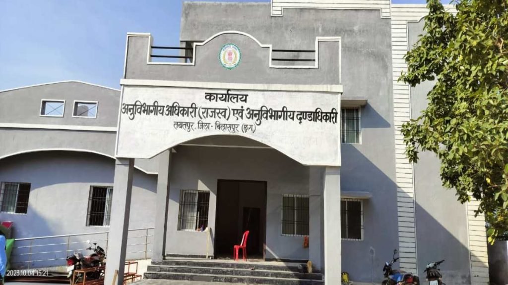 भ्रष्ट पटवारी और तहसीलदार ने उड़ाई आदेश की धज्जियां…SDM शिव कंवर ने कहा…मामले में करेंगे जांच…होगी कार्रवाई भ्रष्ट पटवारी और तहसीलदार ने उड़ाई आदेश की धज्जियां…SDM शिव कंवर ने कहा…मामले में करेंगे जांच…होगी कार्रवाई