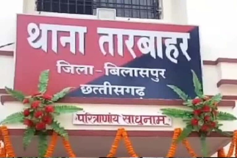 बाइक सवार चार नकाबपोशो ने किया लूटपाट…स्कूटी सवार युवती को मारा पीटा,कपड़ा फाड़ा..18 हजार रूपये लेकर फरार