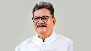 शिक्षा मंत्री की प्रेसवार्ता पर नेता प्रतिपक्ष डॉ. चरणदास महंत के तीखे सवाल , कहा- आंकड़े गिनाकर खुद अपनी पीठ थपथपा रही सरकार