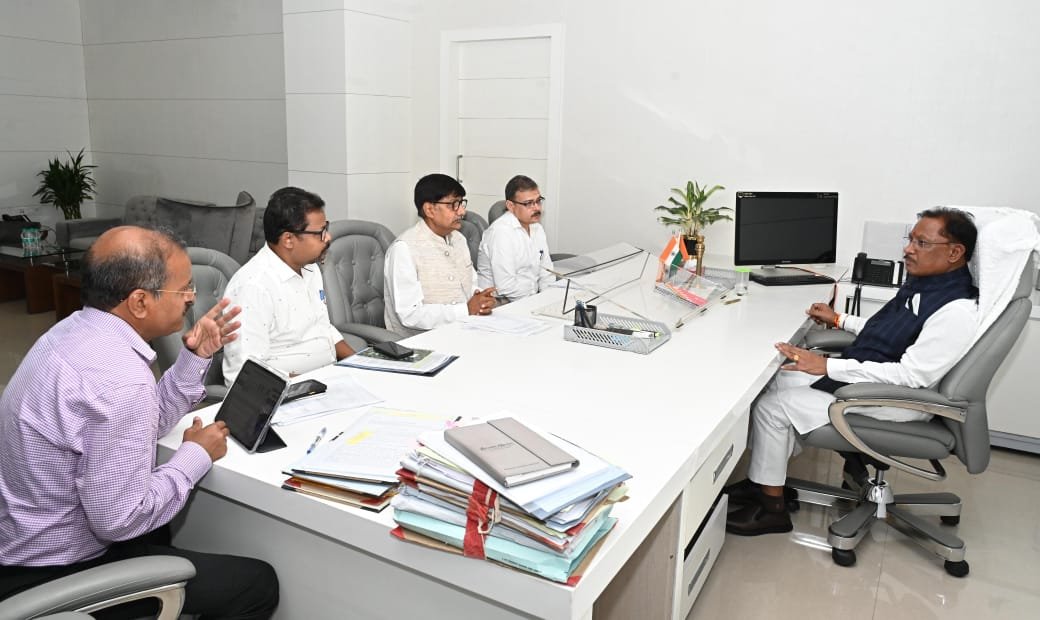 CM साय ने कर्रेगुट्टा पहाड़ी पर जारी एंटी नक्सल ऑपेरशन का अपडेट लिया: ऑपेरशन की भविष्य की रणनीति के बारे में अधिकारियों से की चर्चा CM साय ने कर्रेगुट्टा पहाड़ी पर जारी एंटी नक्सल ऑपेरशन का अपडेट लिया: ऑपेरशन की भविष्य की रणनीति के बारे में अधिकारियों से की चर्चा
