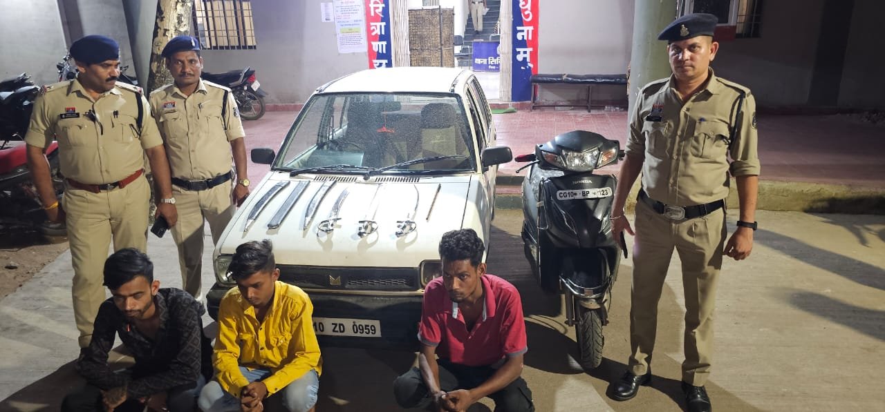 गुरूद्वारा में चोरी के तीन आरोपी गिरफ्तार…दान की रकम से खरीदा कार…आरोपियों के साथ तीन कृपाण भी बरामद गुरूद्वारा में चोरी के तीन आरोपी गिरफ्तार…दान की रकम से खरीदा कार…आरोपियों के साथ तीन कृपाण भी बरामद