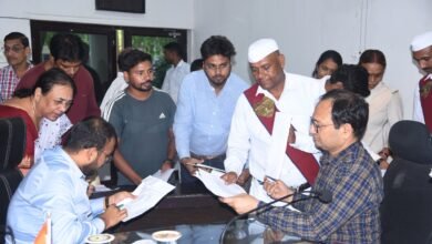 किसी ने मांगा पानी..किसी ने सुनाया बिजली का दर्द..कलेक्टर ने दर्जनों फरियादियों की समस्या का किया तत्काल निराकरण