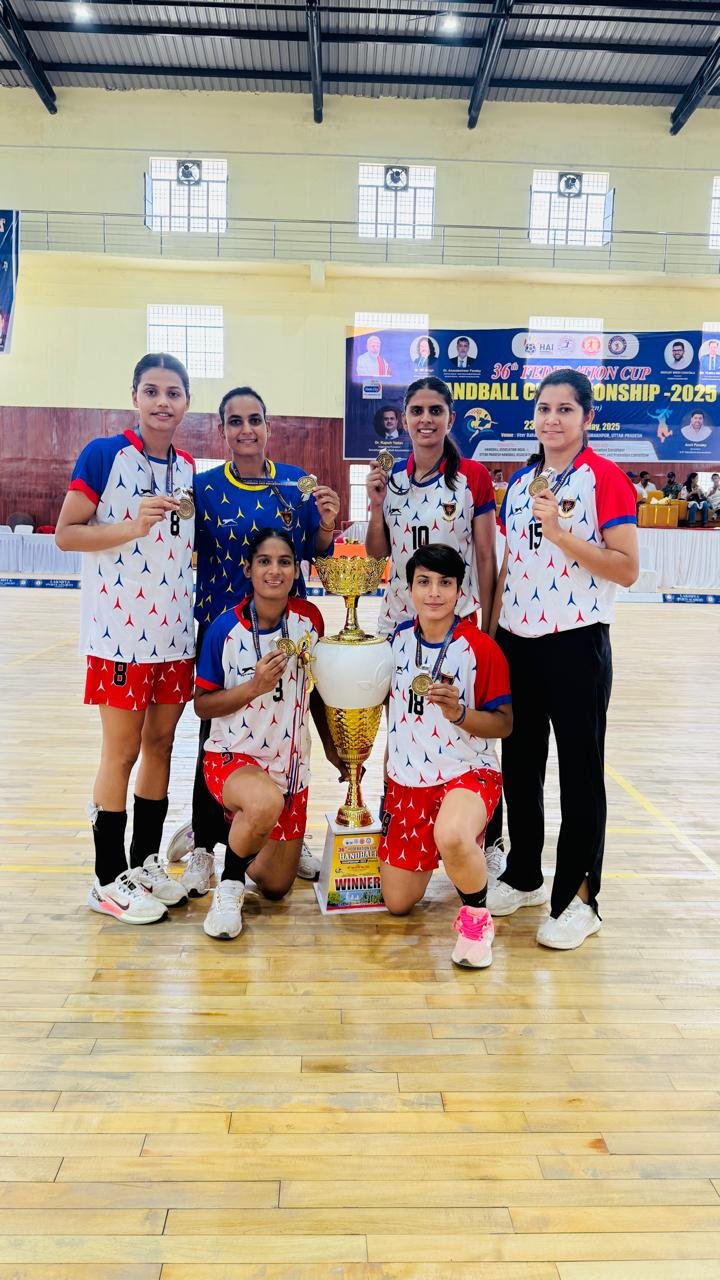फेडरेशन कप पर रेलवे की बेटियों का कब्जा…निकी को बेस्ट प्लेयर का खिताब…रोमांचक मैच में उत्तरप्रदेश को मिली हार फेडरेशन कप पर रेलवे की बेटियों का कब्जा…निकी को बेस्ट प्लेयर का खिताब…रोमांचक मैच में उत्तरप्रदेश को मिली हार