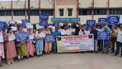 केवीके कर्मचारियों ने किया कुलपति का घेराव…कुलपति को दिया मांग पत्र…कहा जरूरत पड़ी तो करेंगे कलमबन्द हड़ताल