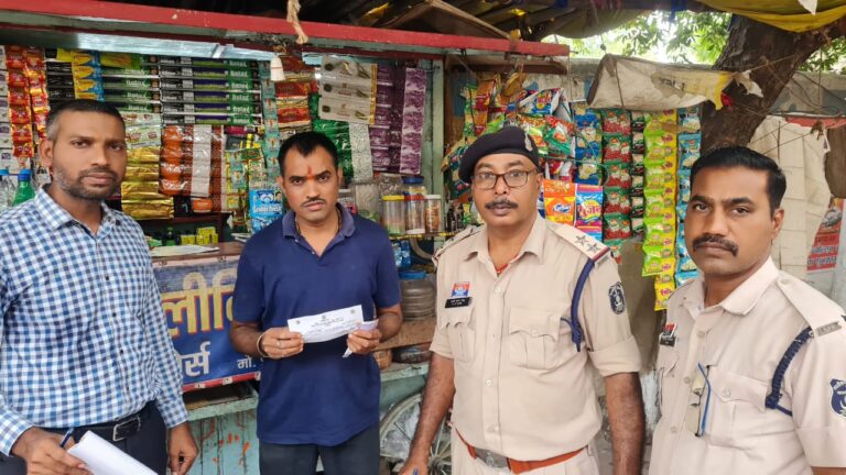 कलेक्टर ने कहा..बनाएंगे नशामुक्त जिला…रैली को दिखाया झण्डी…पुलिस ने अभियान चलाकर 250 दुकानों पर ठोंका जुर्माना