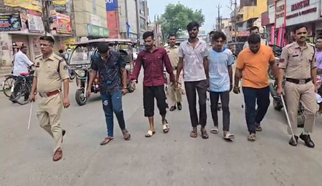 पत्रकार शेखर पर जानलेवा हमला..गिरफ्तार आरोपियों की शान से निकली बारात…एसएसपी ने कहा..साजिश की होगी जांच.. पत्रकार शेखर पर जानलेवा हमला..गिरफ्तार आरोपियों की शान से निकली बारात…एसएसपी ने कहा..साजिश की होगी जांच..