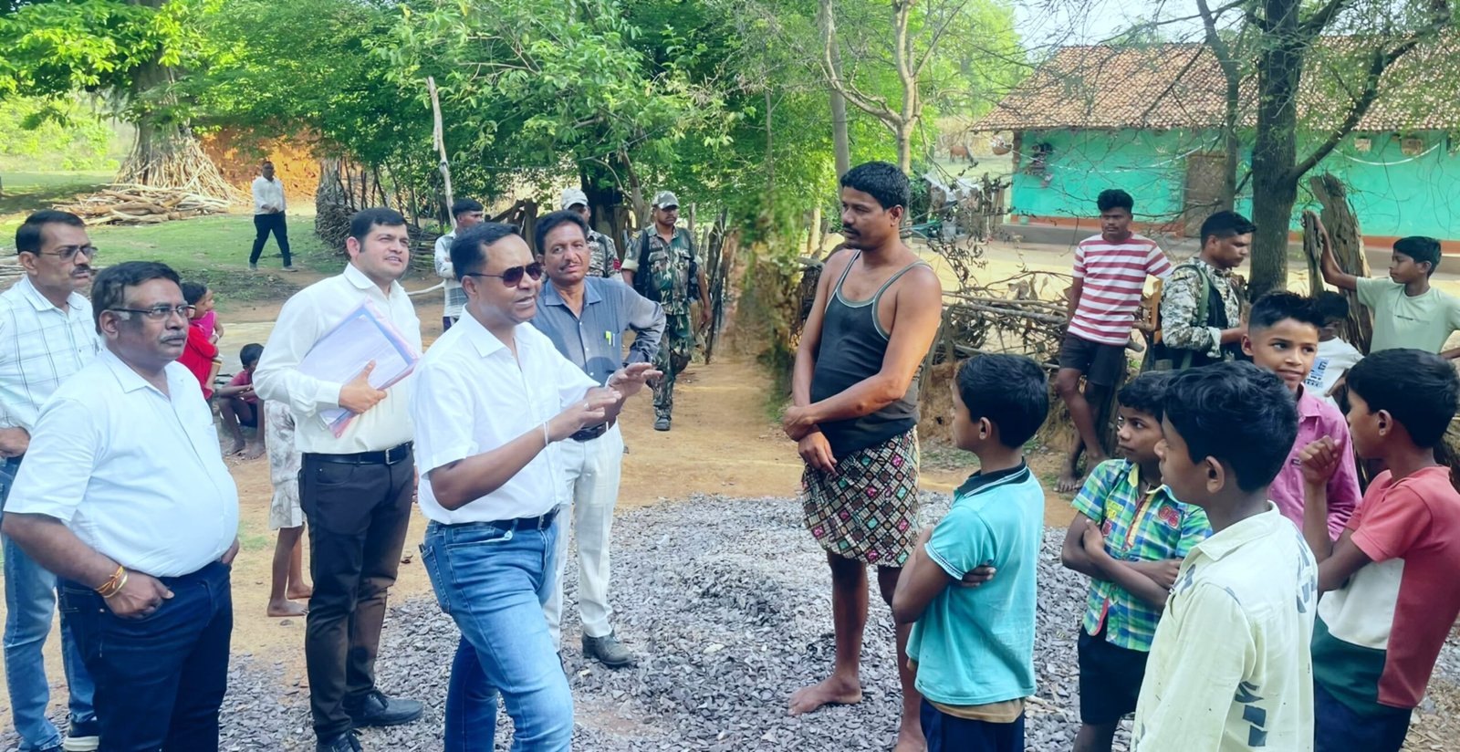 IAS Rajesh Toppo : सुदूर वनांचल मर्दापाल में जल संसाधन विभाग के सचिव का सघन दौरा… पहली बार सचिव स्तर के अधिकारी मर्दापाल पहुंचे IAS Rajesh Toppo : सुदूर वनांचल मर्दापाल में जल संसाधन विभाग के सचिव का सघन दौरा… पहली बार सचिव स्तर के अधिकारी मर्दापाल पहुंचे