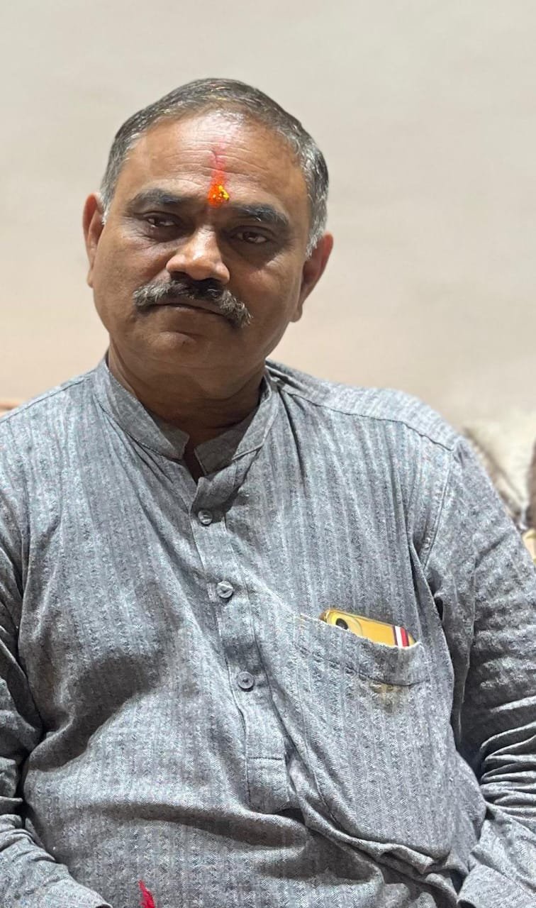 निगम ने इंसानियत पर चलाया बुलडोजर…टाटा महराज का फूटा गुस्सा…पूछा..जब उजाड़ना था तो गरीबों को बसाया क्यों निगम ने इंसानियत पर चलाया बुलडोजर…टाटा महराज का फूटा गुस्सा…पूछा..जब उजाड़ना था तो गरीबों को बसाया क्यों