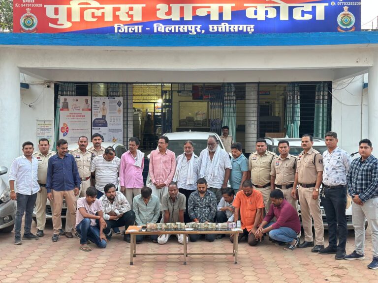संयुक्त पुलिस टीम की कार्रवाई…14 जुआरियों से साढ़े तीन लाख रूपये बरामद..17 महंगी मोबाइल समेत पांच कार भी जब्त