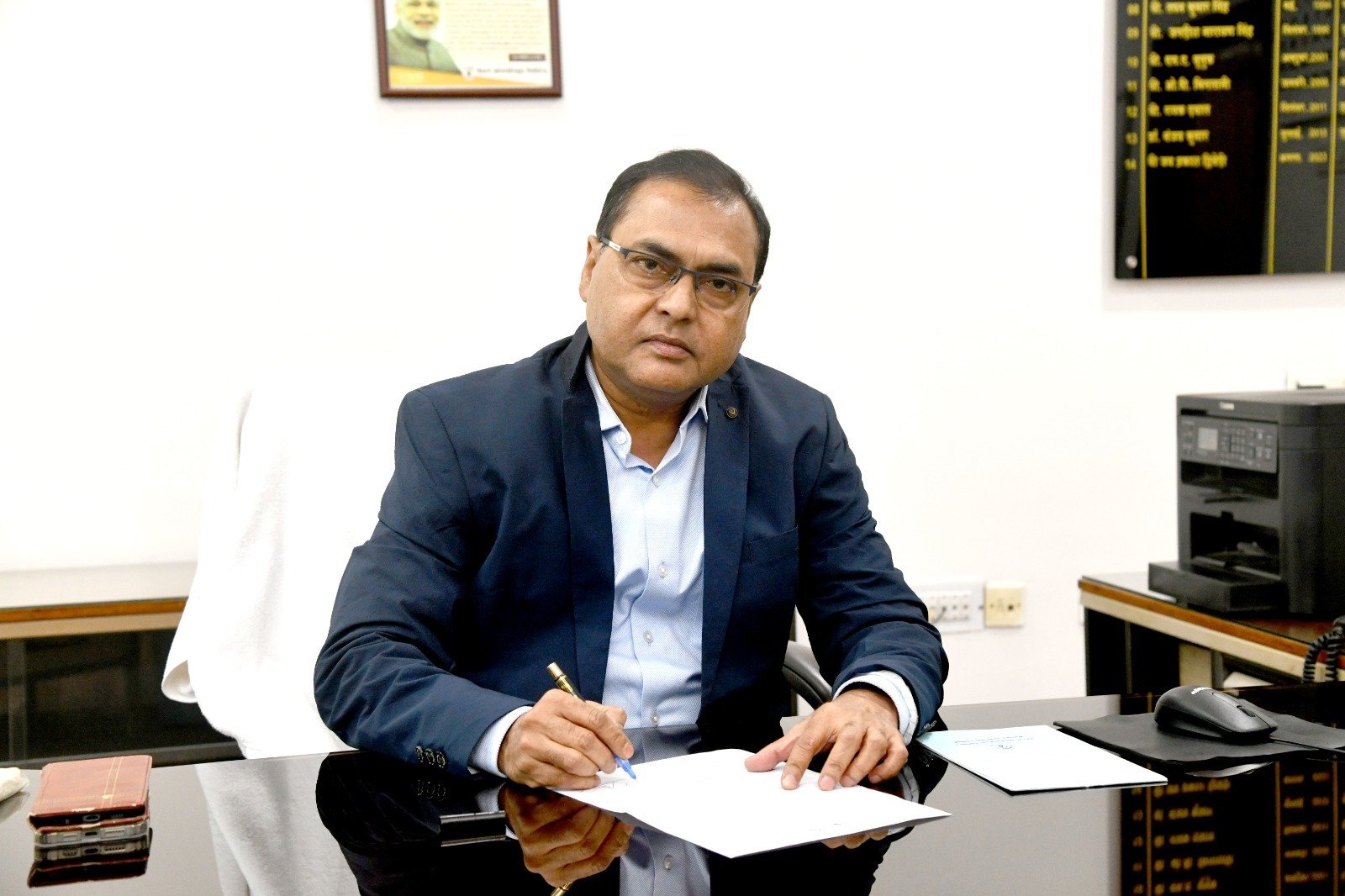 एक बार फिर कर्मचारियों ने बढ़ाया वेकोलि का सम्मान…वित्त निदेशक ने बताया…इस तरह हासिल करेंगे टारगेट 1 अरब टन एक बार फिर कर्मचारियों ने बढ़ाया वेकोलि का सम्मान…वित्त निदेशक ने बताया…इस तरह हासिल करेंगे टारगेट 1 अरब टन