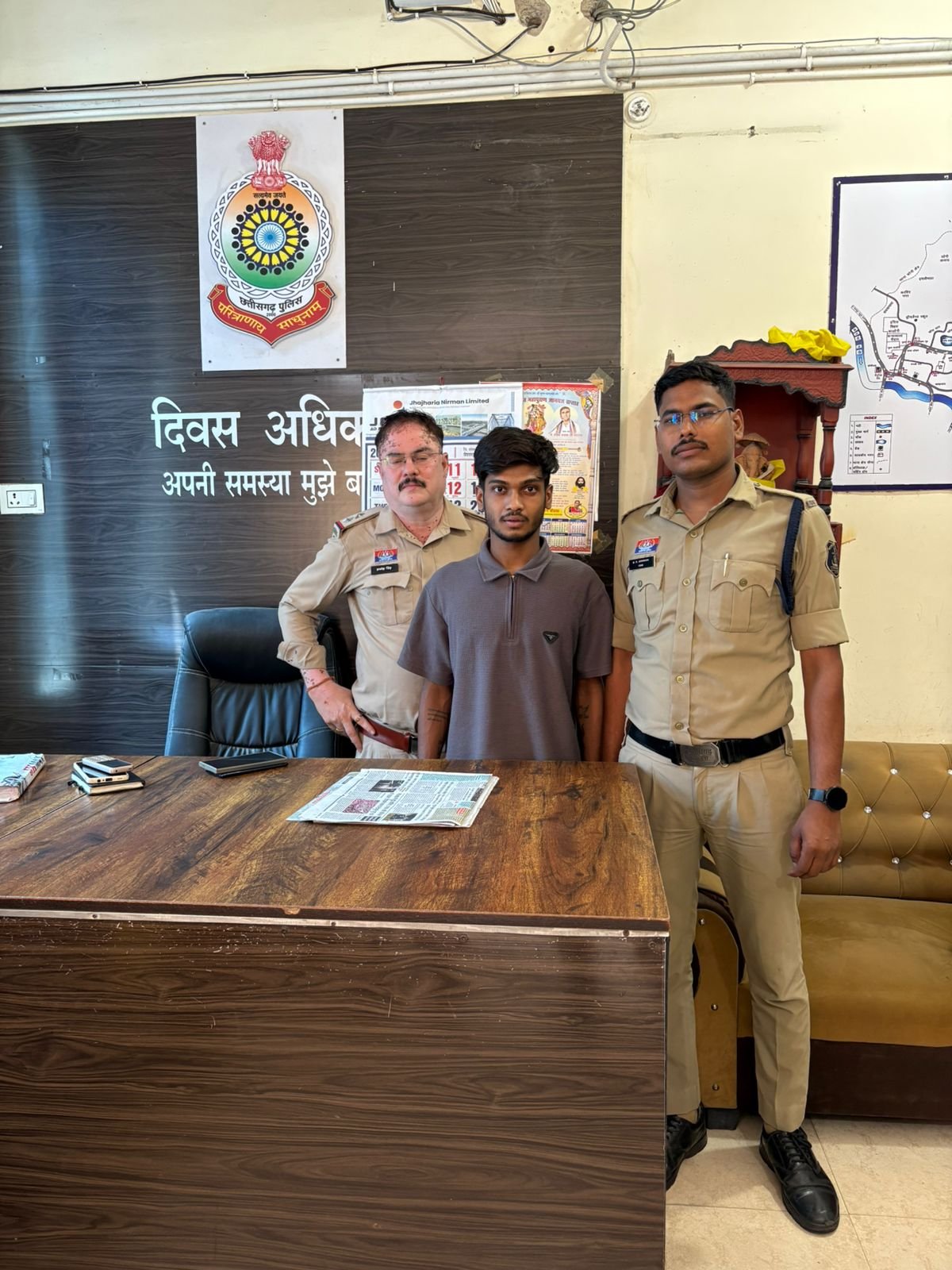 आखिर पकड़ा ही गया फरार आरोपी…मास्टर माइन्ड को पुलिस ने न्यायालय में किया पेश…झारखण्ड से मंगवाता था सिरफ आखिर पकड़ा ही गया फरार आरोपी…मास्टर माइन्ड को पुलिस ने न्यायालय में किया पेश…झारखण्ड से मंगवाता था सिरफ