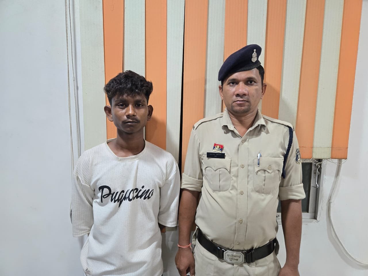 बरगढ़ से जम्मू कश्मीर भागते आरोपी पकड़ाया…पुलिस ने आरोपी को अकलतरा में किया गिरफ्तार..लड़की को कब्जे में लिया
