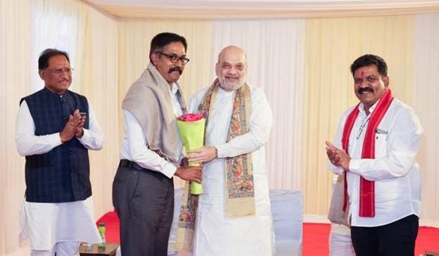 गृह मंत्री ने कहा – नक्सल अभियानों को अपनी बहादुरी से सफल बनाने वाले जवानों से भी मिलने उत्सुक हूँ,जल्द छत्तीसगढ़ आकर भेंट करूँगा गृह मंत्री ने कहा – नक्सल अभियानों को अपनी बहादुरी से सफल बनाने वाले जवानों से भी मिलने उत्सुक हूँ,जल्द छत्तीसगढ़ आकर भेंट करूँगा