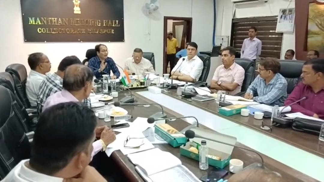 किसानों की आदान शिकायत..मतलब कर्मचारी होंगे परेशान..बोले कलेक्टर..जरूरत पड़े तो डीएमएफ से करेंगे सुविधा