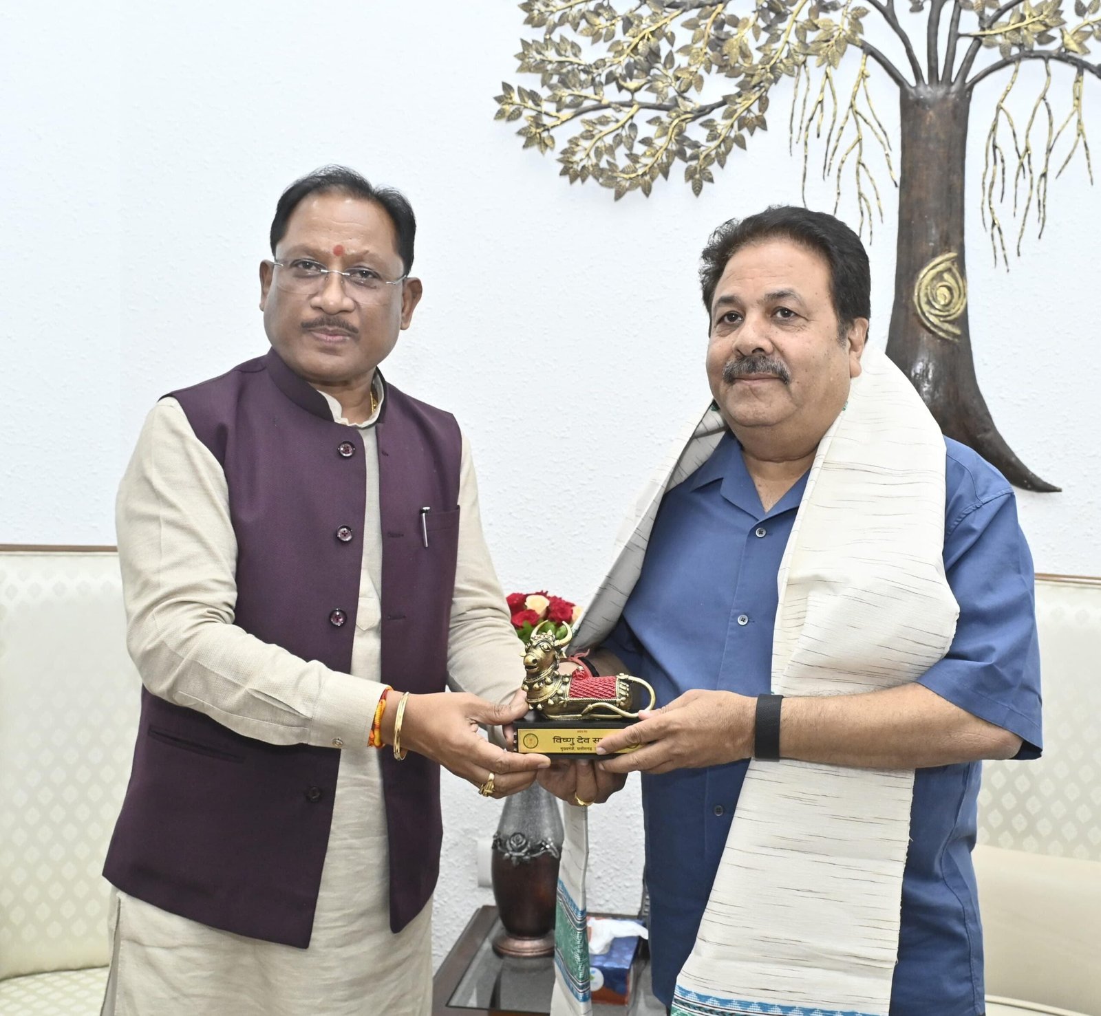 मुख्यमंत्री साय से मिले BCCI उपाध्यक्ष राजीव शुक्ला मुख्यमंत्री साय से मिले BCCI उपाध्यक्ष राजीव शुक्ला
