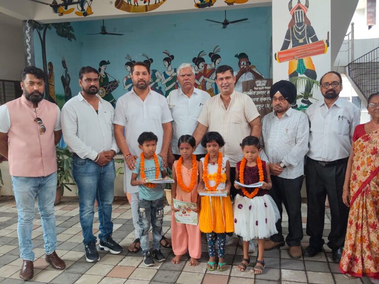 विधि विधान से अमेरिकी दम्पत्ति ने बच्ची को गोद…उपमुख्यमंत्री भी बने गवाह..कहा..बच्ची को मिलेगा शानदार जीवन