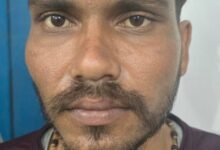 किराना दुकान से शराब बेचते पकड़ाया व्यवसायी…छापामार कार्रवाई के दौरान भारी मात्रा में शराब जब्त..आरोपी को जेल