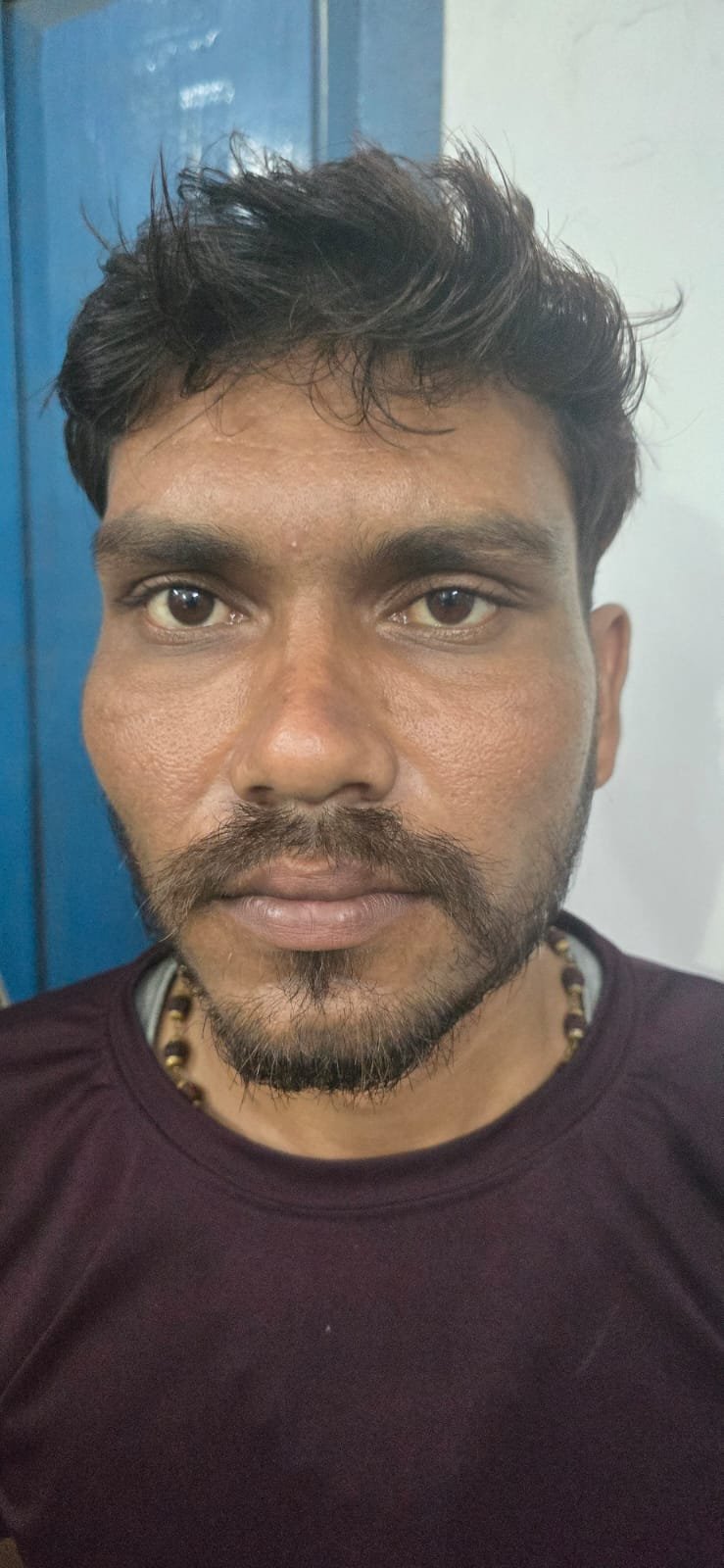 किराना दुकान से शराब बेचते पकड़ाया व्यवसायी…छापामार कार्रवाई के दौरान भारी मात्रा में शराब जब्त..आरोपी को जेल किराना दुकान से शराब बेचते पकड़ाया व्यवसायी…छापामार कार्रवाई के दौरान भारी मात्रा में शराब जब्त..आरोपी को जेल