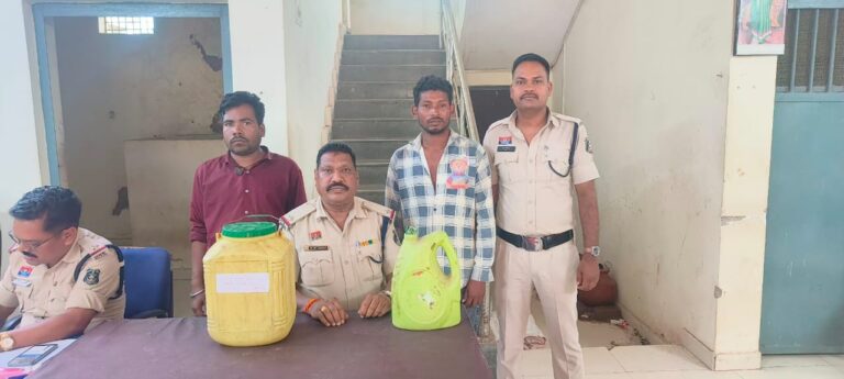 21 लीटर देशी दारू के साथ पकड़ायी महिला..तखतपुर में दो आरोपियों से 15 लीटर शराब बरामद..तीनों आरोपी गिरफ्तार