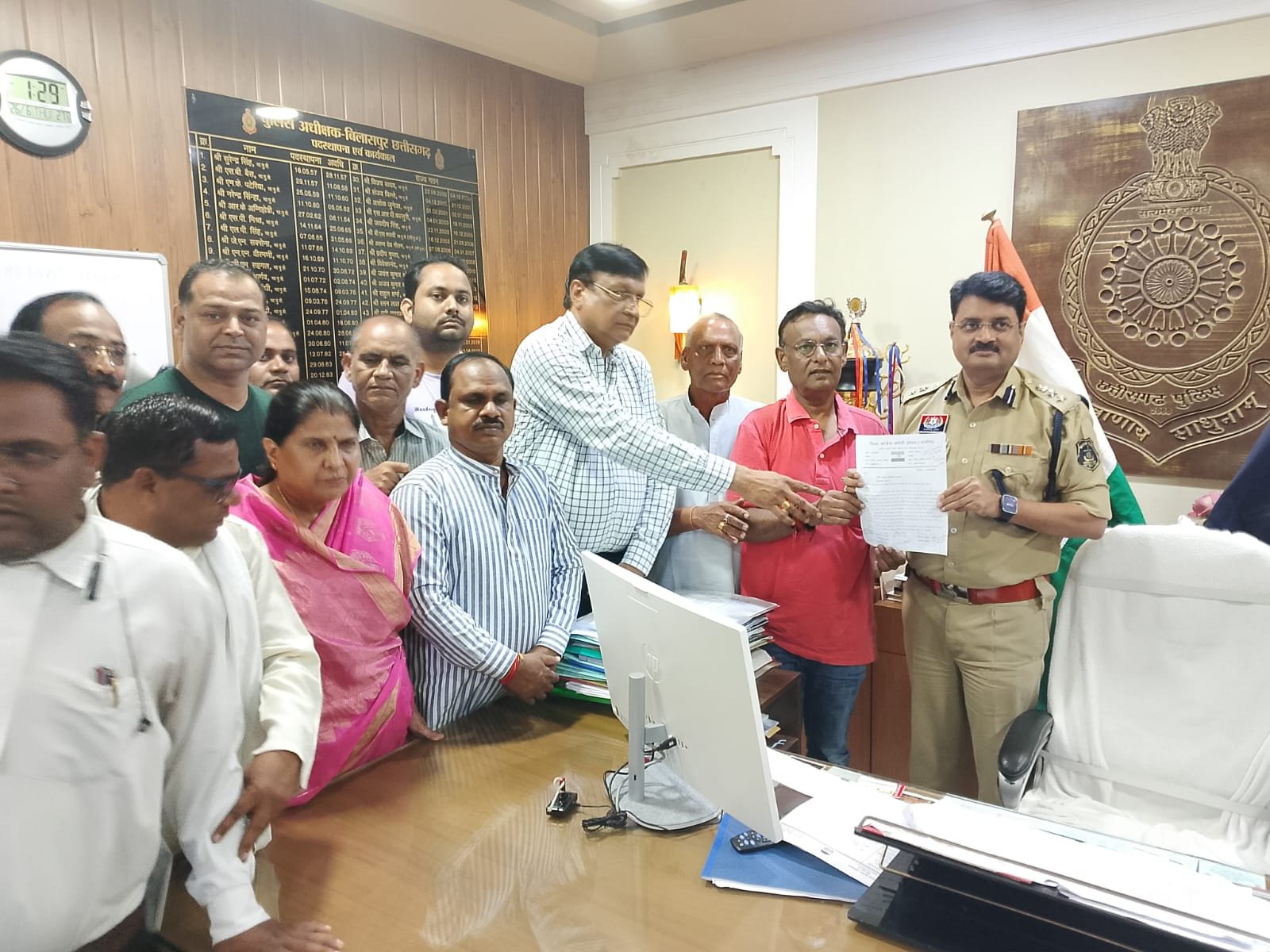 पूर्व विधायक को जान से मारने की धमकी…आरोपी ने मांगा 20 लाख की फिरौती…कांग्रेस नेताओं ने की एसपी से शिकायत पूर्व विधायक को जान से मारने की धमकी…आरोपी ने मांगा 20 लाख की फिरौती…कांग्रेस नेताओं ने की एसपी से शिकायत