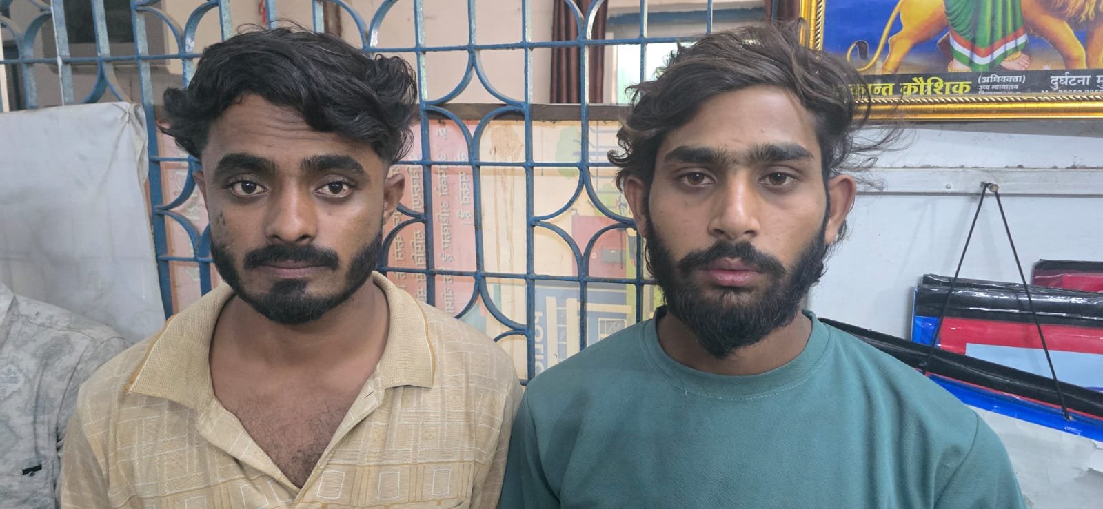 आरोपियों ने दिखाया तलवारबाजी की हुनर..पुलिस ने बोला धावा…बारी बारी से गिरफ्तार दोनों आरोपियों को भेजा गया जेल आरोपियों ने दिखाया तलवारबाजी की हुनर..पुलिस ने बोला धावा…बारी बारी से गिरफ्तार दोनों आरोपियों को भेजा गया जेल