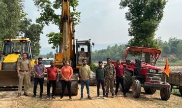 CG NEWS:ताबड़तोड़ एक्शन से रेत माफियाओं में हड़कम्प,दिन भर चलता रहा छापा,पचास से अधिक वाहन और डंप की गई रेत जब्त