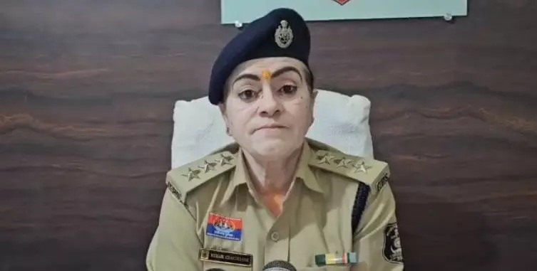 मरीज को अस्पताल से निकला.. डॉक्टर पर FIR दर्ज मरीज को अस्पताल से निकला.. डॉक्टर पर FIR दर्ज