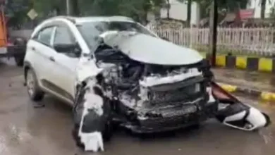 सड़क हादसा..बाल बाल बचा जिला शिक्षा अधिकारी का परिवार..डीईओ गंभीर रूप से घायल