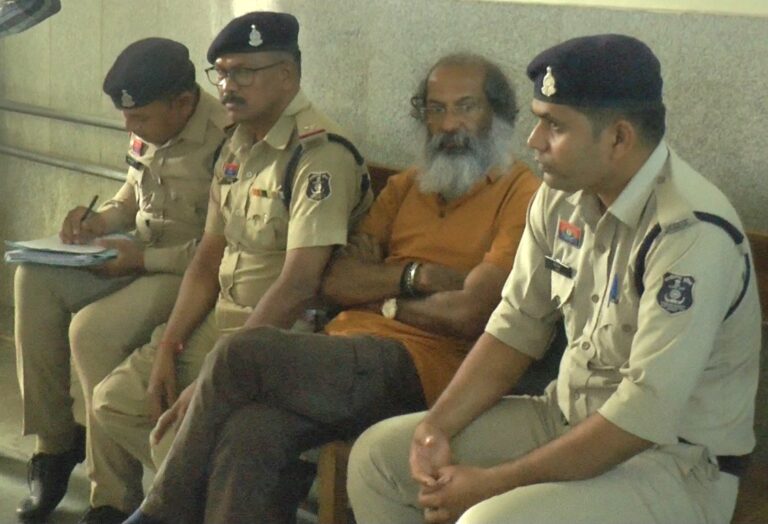 300 करोड़ घोटाले में दूसरा बड़ा धमाक..K.K.के बयान पर कांग्रेस नेता गिरफ्तार.. बड़े नेताओं पर लटकी तलवार