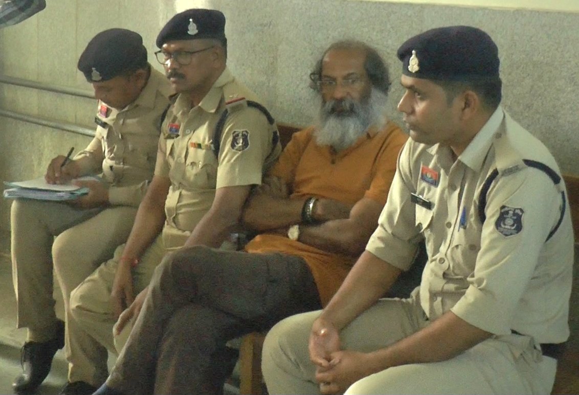 300 करोड़ घोटाले में दूसरा बड़ा धमाक..K.K.के बयान पर कांग्रेस नेता गिरफ्तार.. बड़े नेताओं पर लटकी तलवार 300 करोड़ घोटाले में दूसरा बड़ा धमाक..K.K.के बयान पर कांग्रेस नेता गिरफ्तार.. बड़े नेताओं पर लटकी तलवार