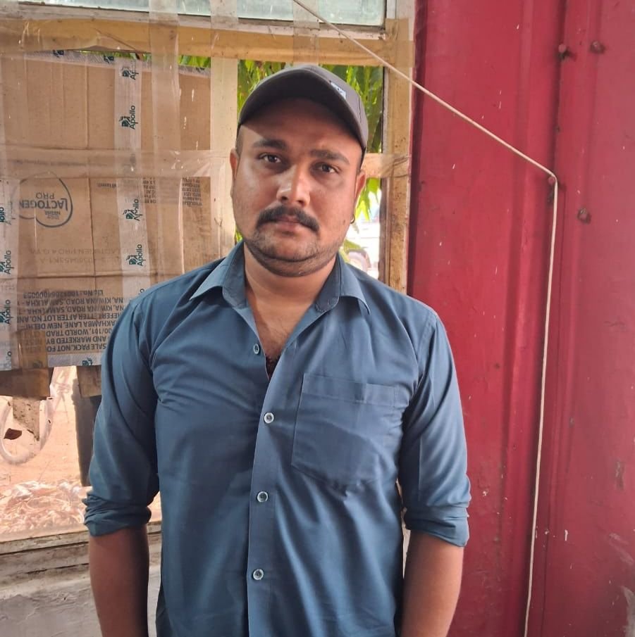 नौकर ने किया 35 लाख का गबन.. आरोपी गिरफ्तार..पुलिस ने भेजा जेल नौकर ने किया 35 लाख का गबन.. आरोपी गिरफ्तार..पुलिस ने भेजा जेल